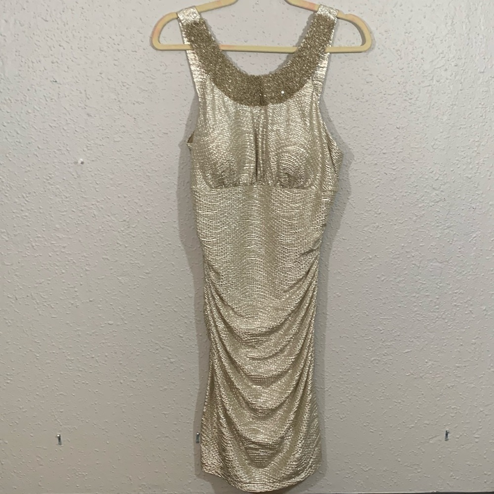 Cachet Liquid Metallic Beaded Neckline Cocktail Dress NWT size 12‎